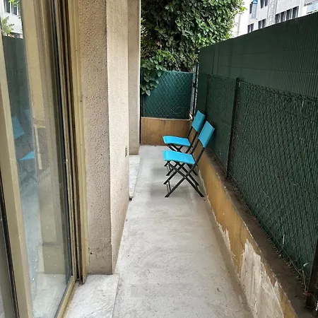 Apartment Deux Pieces Au Centre-ville Proche Des Plages Et Centres Commerciaux Saint-Laurent-du-Var